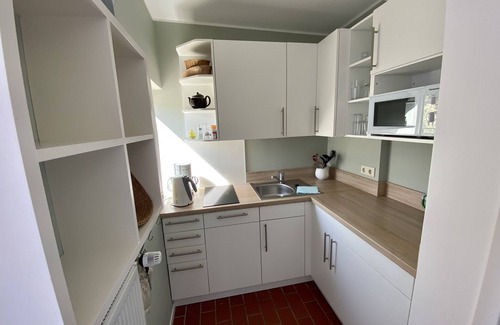 Midlum Apartment | Vacation apartment Hook - with south-facing terrace, very quiet location