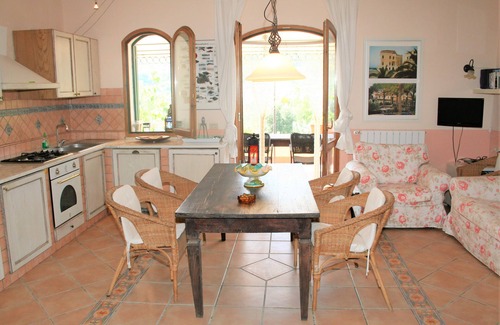 Alani Apartment | Vacation apartment in former winery with sea view