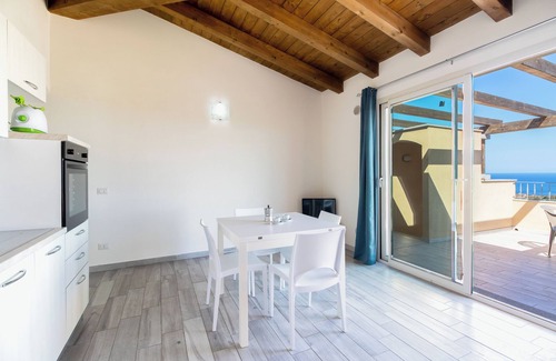 Paduledda Apartment | Vacation Apartment “Case Aquafan Mare” with Sea View, Pool & Terrace