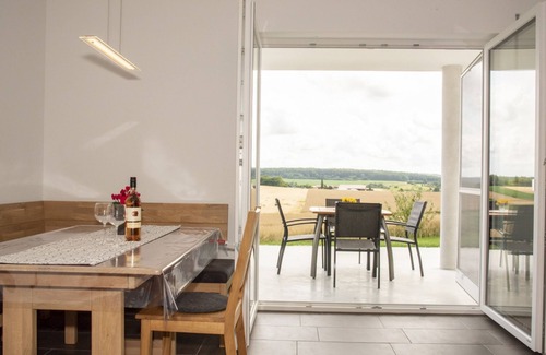 Laichingen Apartment | Vacation apartment Mohnblume, 57 sqm, 2 bedrooms, south-facing terrace, max. 4 persons