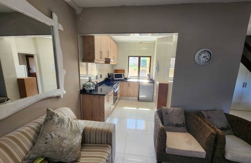 Margate Apartment | Vacation apartment on the south coast of South Africa, swim in the Indian Ocean in 2 minutes