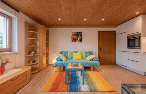 Mieders Apartment | Vacation apartment Serlesblick with direct access to the ski slope, WLAN and terrace