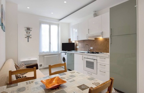 Varazze Apartment | Vacation Apartment Trilocale Recagno nuovo near the Beach with A/C