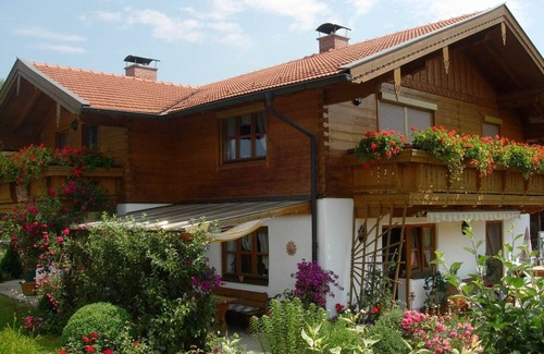 Uebersee Apartment | Vacation apartment up to 4 pers., 88 sqm, 2 sep. Bedroom, balcony