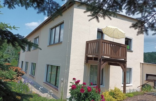 Hanichen Apartment | Vacation apartment with large garden area and outdoor swimming pool