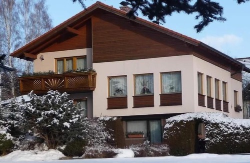 Litschau Apartment | Vacation apartment with large garden with solar-heated swimming pool with terrace and sun loungers