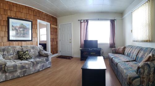 Canora House | Vacation Cottage