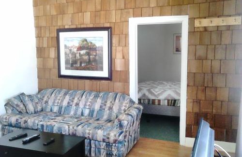 Canora House | Vacation Cottage