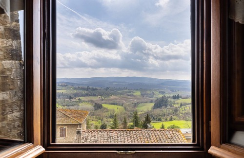 Barberino Tavarnelle House | Vacation Home "Antiche Mura" with Balcony, Shared Pool & Wi-Fi