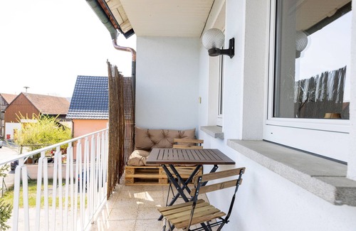 Burgkunstadt House | Vacation home (250 sqm) with 2 apartments & garden - ideal for families & groups