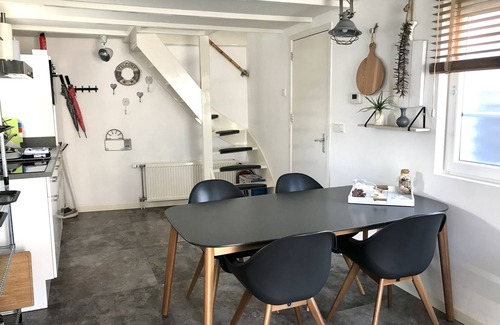 Egmond aan Zee House | Vacation home 4P, 100 meters from the beach, private wellness, private parking, garden
