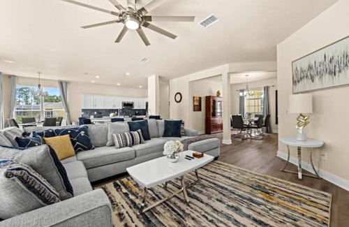 Highlands Reserve House | Vacation Home 6.7 Miles from Disney~Golf Community~Large Villa w/private pooln