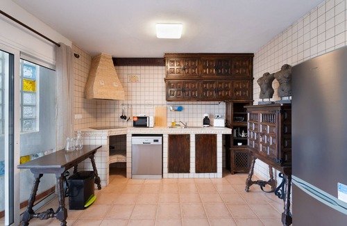 Playa de Arinaga Apartment | Vacation Home 'Apartamento Fani N1' with Private Terrace, Wi-Fi and Air Conditioning