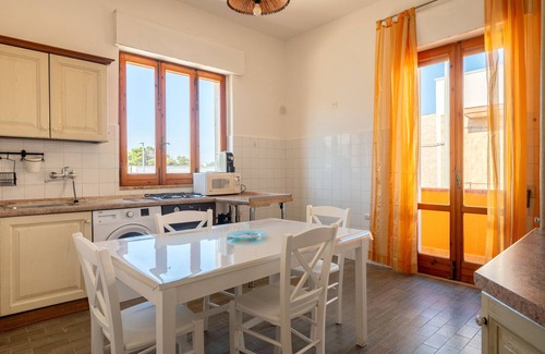 Torre Ovo House | Vacation Home "Appartamento Delle Sirene" with Sea View, Private Terrace & Wi-Fi