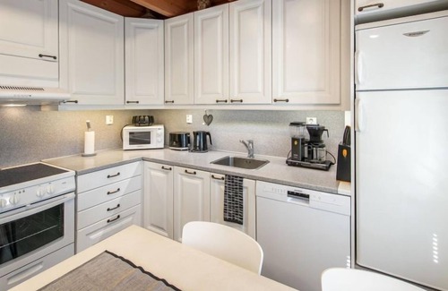 Akaslompolo House | Vacation home Arha by Interhome