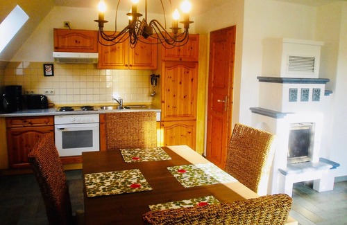 Marlow Apartment | Vacation home at Marlow bird park with fireplace and garden