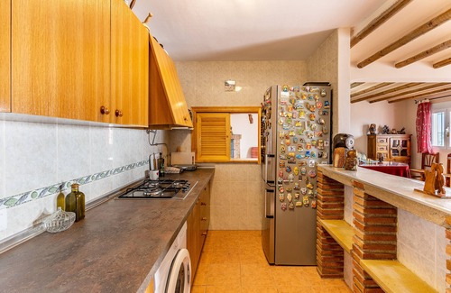 Montefrio House | Vacation Home "Cortijo La Solana Montefrío" with Mountain View, Private Pool & Wi-Fi