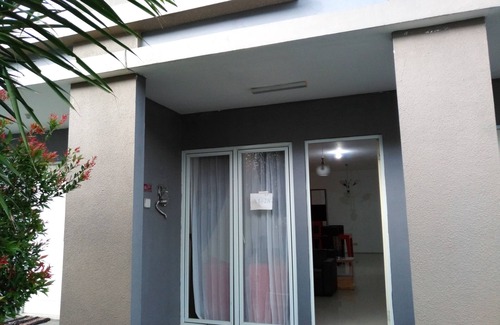 Sidoarjo House | VACATION HOME FOR RENT. HAPPY VACATION EVERYONE.