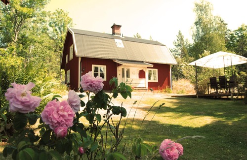 Vimmerby House | Vacation home Grimsebo in an idyllic secluded location - pure nature!