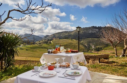 Calatafimi House | Vacation Home "Helimos Segesta" with Mountain View, Private Terrace & Wi-Fi
