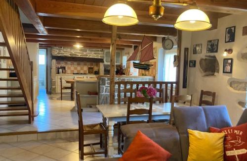 Primelin House | Vacation Home in Brittany near Pointe du Raz