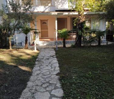 Ishem House | Vacation Home in Gjiri i Lalëzit, Lalëz, Durrës