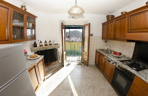 Montefegatesi House | Vacation Home in Montefegatesi with 3 bedrooms sleeps 7