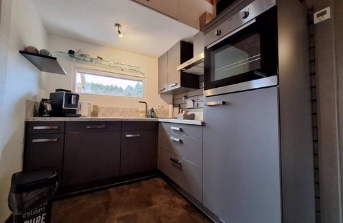 Heroldstatt House | Vacation home in the Schwabische Alb with swimming pond and sundeck.nn