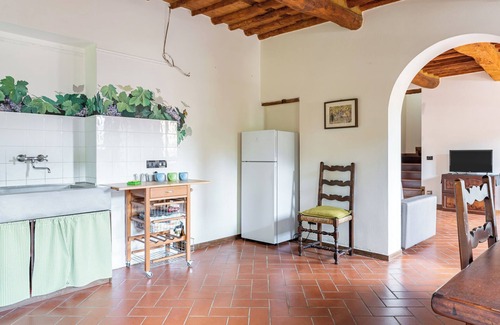Montecarlo House | Vacation Home 'La Casina di Elisa' with Private Garden & Wi-Fi