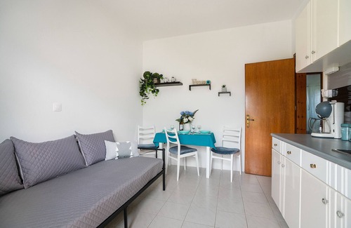 Soroni House | Vacation Home "La Christine" with Sea View, 2 Balconies & Wi-Fi