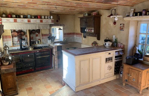 Garancieres House | Vacation Home "La Maison Du Grand Maronnier" with Wi-Fi