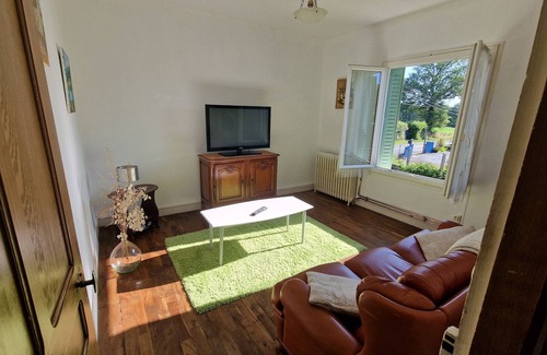 Le Grand-Bourg House | Vacation Home "Le Grand Bourg" with Private Garden & Wi-Fi