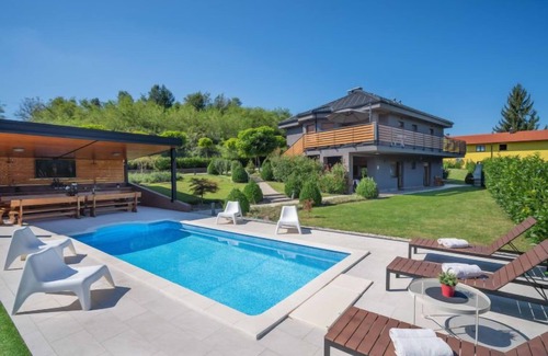 Bosiljevo House | Vacation home Mia by Interhome