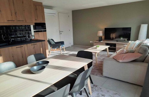 Balen House | Vacation Home Mol with Heated Pool