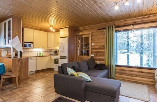 Hiukkajoki House | Vacation home Muikku by Interhome