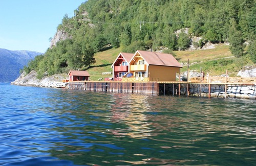 Hoyanger House | Vacation home Norway on the Sognefjord: several motorboats 9.9 hp to 60 hp for hire.