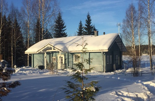 Nilsia House | Vacation home on the lake