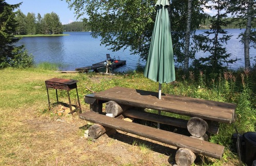 Nilsia House | Vacation home on the lake