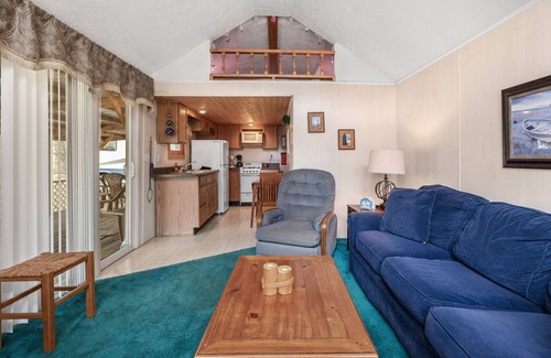 Russell Cabin | Vacation Home Rental PM C-06
