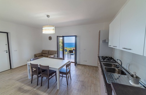 Castellabate Apartment | Vacation Home "The Vineyard": between sea and nature- Apartment "The modern style"