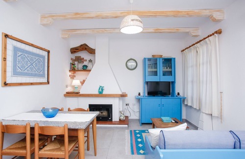 Agrustos House | Vacation Home "Trilo Mare" with Sea View, Private Terrace & Wi-Fi