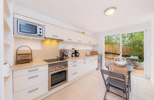 Provensals House | Vacation Home Villa Cala Padri with Pool, Wi-Fi, A/C, Terrace & Garden