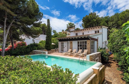Provensals House | Vacation Home Villa Cala Padri with Pool, Wi-Fi, A/C, Terrace & Garden