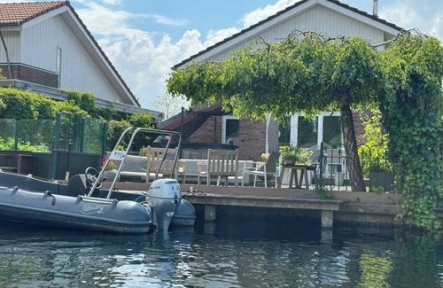 Vinkeveen House | Vacation home Vinkeveense Plassen