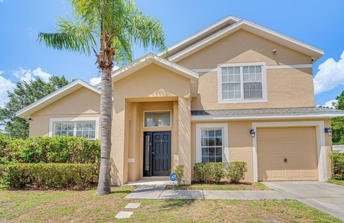 Sandy Ridge House | Vacation Home w/Private Pool ~ 11 Mi to Disney!