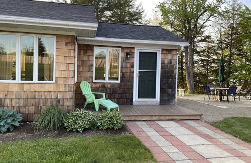 Belfast House | Vacation Home with private lake frontage- Great Summer or Fall Getaway!