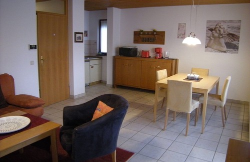 Dipperz House | Vacation homes on the edge of the forest in the vacation complex RHÖN RESIDENCE with 1 bedroom.