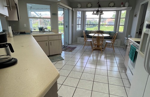 Broadmoor House | Vacation in Paradise on the Canal w/Heated Pool and minutes to the Beach!