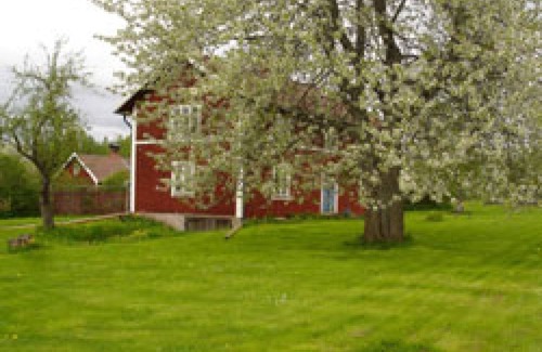 Tived House | Vacation in the country with your own boat