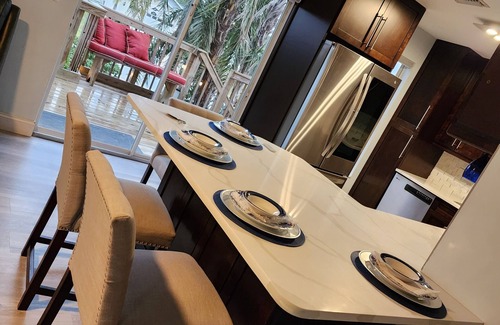 San Carlos Park House | Vacation is where memories are made at your own Tropical Oasis.